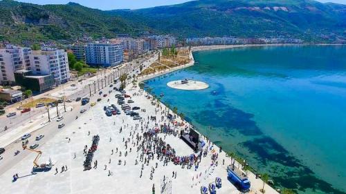 Фрукты в Албании в июне. Какие цены в Албании в рублях?