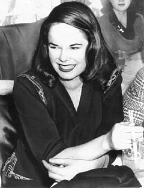 Чарли Чаплин великий комик. Ой, простите, но у вас недостаточно континентальных рублей для продвижения записи. 02