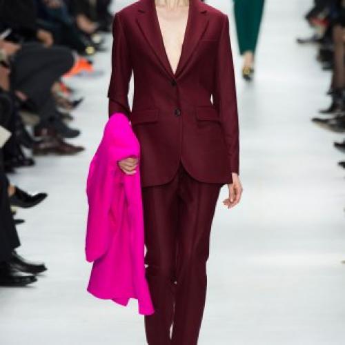 Цвет одежды и характер человека бордовый. Психология бордового цвета в одежде