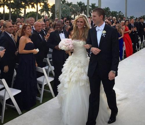 Интересные факты про Дональда Трампа. Трамп верит в теории заговора 09