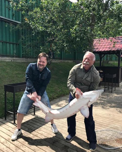 Любовница Якубовича. “Я все знала и никого не виню”: бывшая жена о Леониде Якубовиче, разрушившем брак ради молодой любовницы