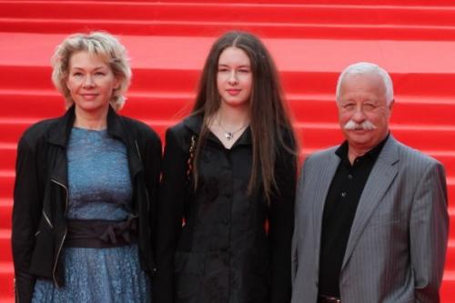 Любовница Якубовича. “Я все знала и никого не виню”: бывшая жена о Леониде Якубовиче, разрушившем брак ради молодой любовницы