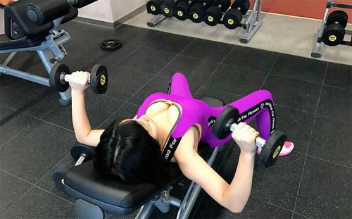 5 точка у женщин. Девушка из Китая с самой красивой «пятой точкой»