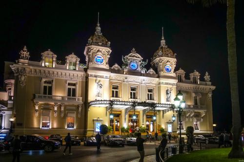 Почему Монако богатая страна. Как богаты жители Монако?