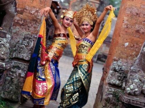 Праздник Манене в Индонезии. Фестиваль Пон в Индонезии или узаконенная ночь измен