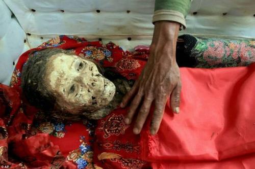 Праздник Манене в Индонезии. Фестиваль Пон в Индонезии или узаконенная ночь измен 14 Праздник Манене в Индонезии. Фестиваль Пон в Индонезии или узаконенная ночь измен 14