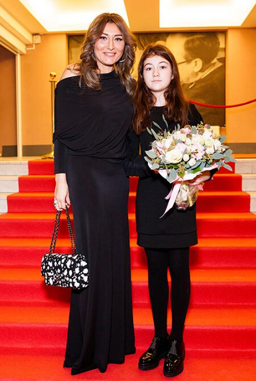 Жасмин Мартиросян. Как выглядят жена и дети резидента Comedy Club Гарика Мартиросяна