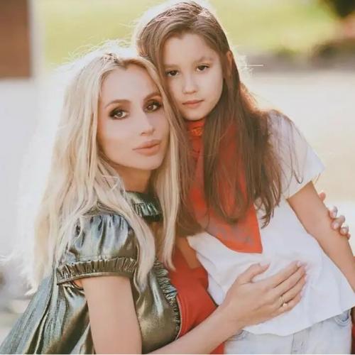 Лобода дети. Кто на самом деле отец второго ребенка Светланы Лободы.