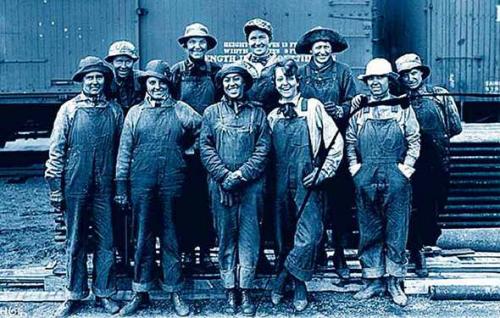 В каком году изобрели джинсы. 