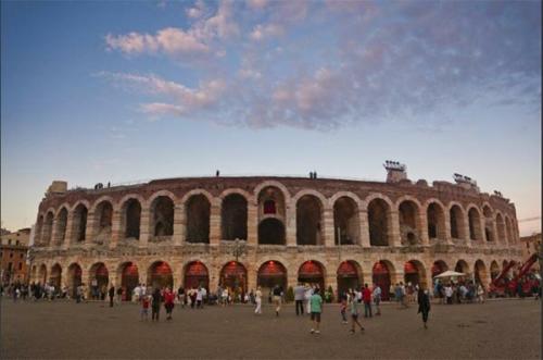 Колизеи. Самые большие сохранившиеся Колизеи мира