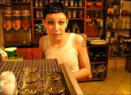 Какое настоящее имя у певицы елки. Певица Ёлка: настоящее имя и фамилия, биография