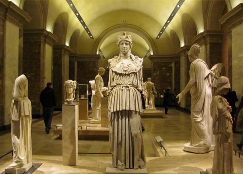 Сколько залов в Лувре. Популярные коллекции