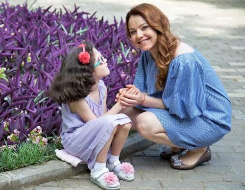 Валентина рубцова муж. Как выглядят муж и дочь Валентины Рубцовой, сыгравшей роль Татьяны в сериале Сашатаня