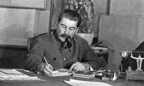 Биография Сталина кратко самое интересное. Краткая биография Иосифа Сталина для школьников 1-11 класса. Кратко и только самое главное 07