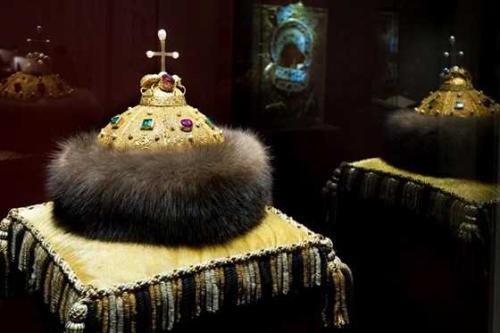 Шапка Мономаха история происхождения кратко. Откуда взялась шапка Мономаха и почему она так тяжела? 04