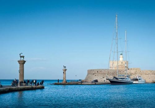 Колосс Родосский, что осталось. Куда исчез Колосс Родосский?