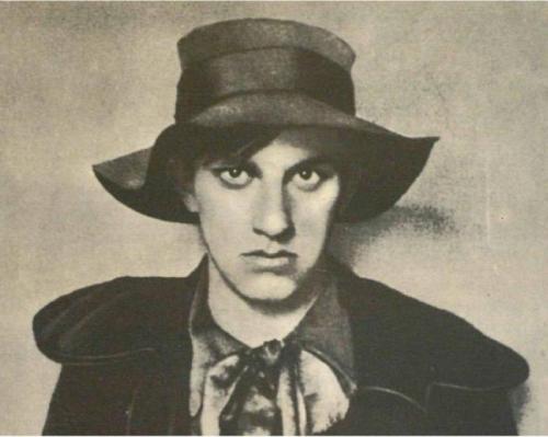 Биография Маяковского кратко. Владимир Маяковский биография кратко 08