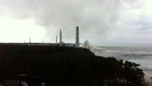 Фукусима. АЭС Фукусима-1 на спутниковых снимках: до и после катастрофы