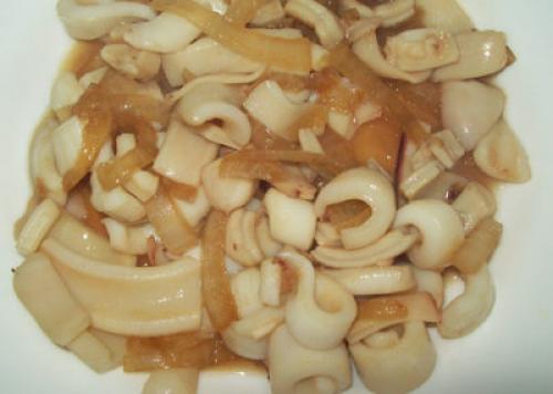 Кальмары тушеные. Тушеные кальмары