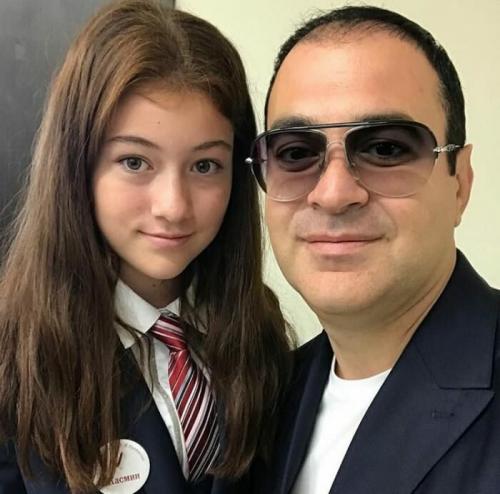 Даниэль Мартиросян. Как выглядят жена и дети резидента Comedy Club Гарика Мартиросяна