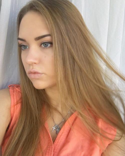 Как выглядят внуки Владимира Высоцкого. Как выглядит неизвестная внучка Владимира Высоцкого, которая никак не афиширует свое родство со знаменитым дедом