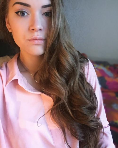 Как выглядят внуки Владимира Высоцкого. Как выглядит неизвестная внучка Владимира Высоцкого, которая никак не афиширует свое родство со знаменитым дедом