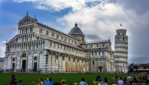 Интересные факты о городе пизе.  Демонстрация похищенных денег