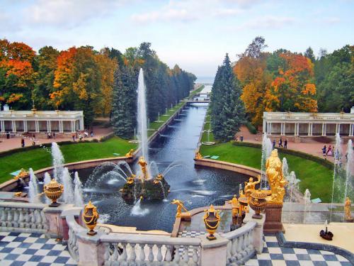 Как пролезть в Петергоф. Как попасть в Петергоф без очереди?