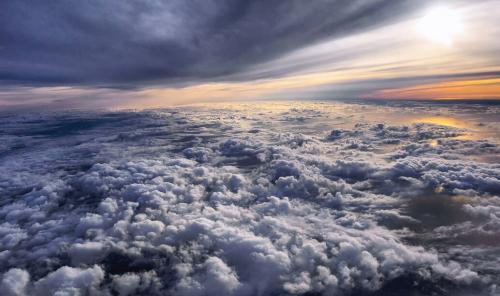 Сколько весит облако и почему оно не падает?