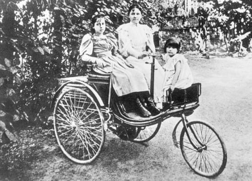 Интересные факты о первом автомобиле. Кто и когда придумал первый автомобиль – интересные факты из истории мирового автопрома