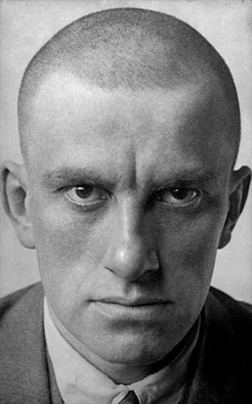 Нужна краткая биография Маяковского по годам. Биография Маяковского. Основные моменты из жизни поэта 02