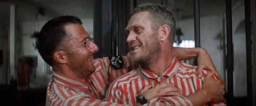 Человек мотылек чем заканчивается. Мотылек