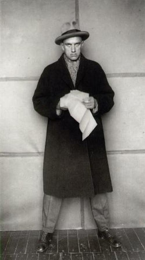 Нужна краткая биография Маяковского по годам. Биография Маяковского. Основные моменты из жизни поэта 01