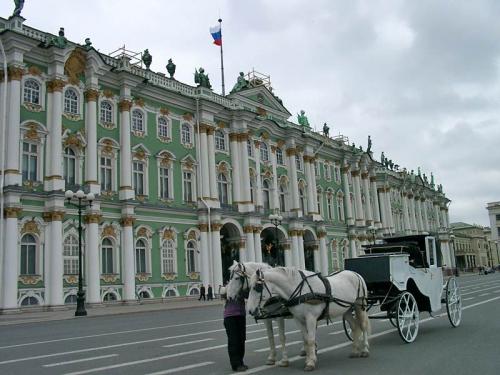 Название города где находится самый большой музей в мире. Где находятся самые знаменитые музеи мира?