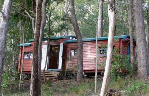 Дом из железнодорожного вагона. Сошедшие с рельсов: дом из железнодорожного вагона