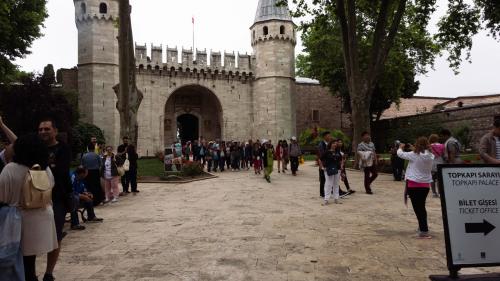 Часы работы Дворец Топкапы. Первый внутренний двор дворца Топкапы