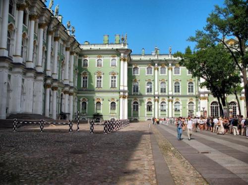 Дворцовая площадь интересные факты. Факт 3: Как решил проблему мусора Петр III