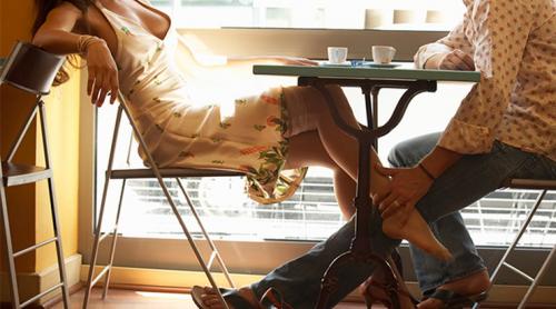 Вопросы после которых возникает любовь. Как влюбить его в себя за 240 секунд