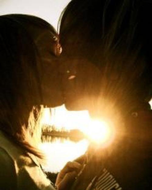 Как завести парня, чтобы он тебя хотел. Какие поцелуи заводят и возбуждают парней?