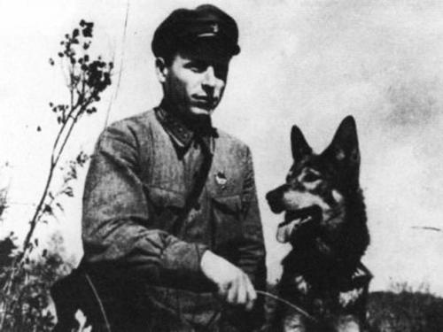 Карацупа и его собака. Индус из-под моста 03