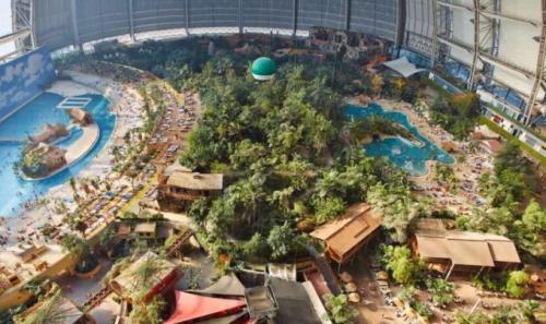 Самый большой аквапарк в мире где находится.  Holiday World  Splashin’ Safari (площадь 490 000 м 2 )