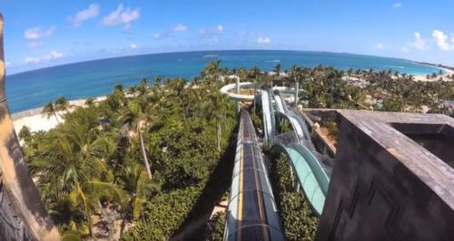 Самый большой аквапарк в мире где находится.  Holiday World  Splashin’ Safari (площадь 490 000 м 2 )