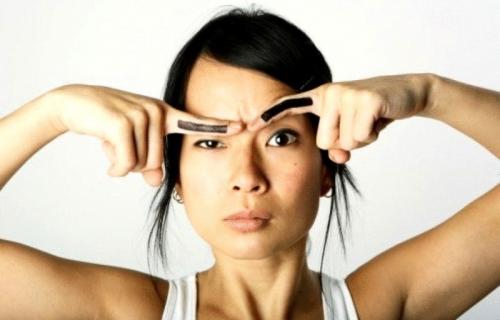 Достаю языком до носа. Трюки с телом, которые не каждый сможет сделать