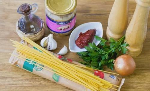 Как варить макароны с тушенкой. Макароны с тушенкой: 5 рецептов в домашних условиях