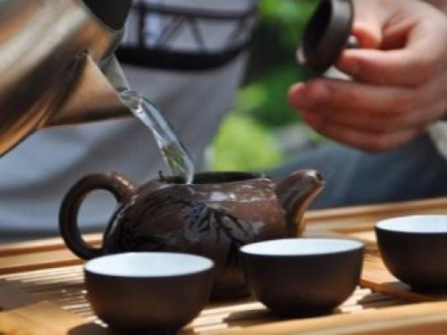 Можно ли пить на ночь чай. Когда стоит пить? 01 Можно ли пить на ночь чай. Когда стоит пить? 01