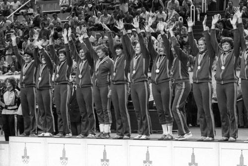 Когда женщины начали принимать участие в Олимпийских играх. Когда женщины впервые начали участвовать в Олимпийских играх 01