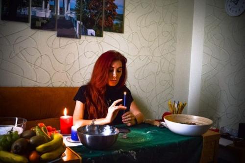 Как распознать жену ведьму. Как определить, что девушка ведьма. Признаки ведьмы в женщине