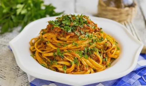 Как варить макароны с тушенкой. Макароны с тушенкой: 5 рецептов в домашних условиях