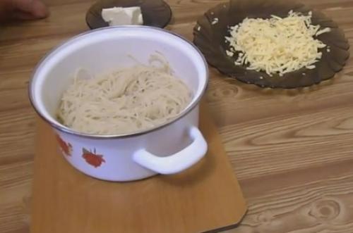 Как варить макароны с сыром. Макароны с сыром: 8 разных простых рецептов