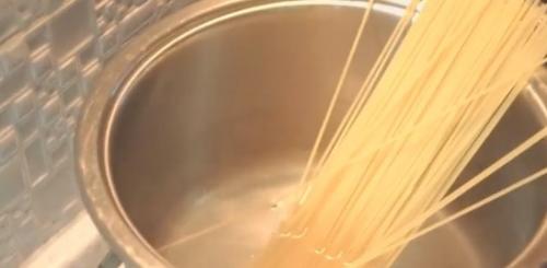 Как варить макароны с сыром. Макароны с сыром: 8 разных простых рецептов